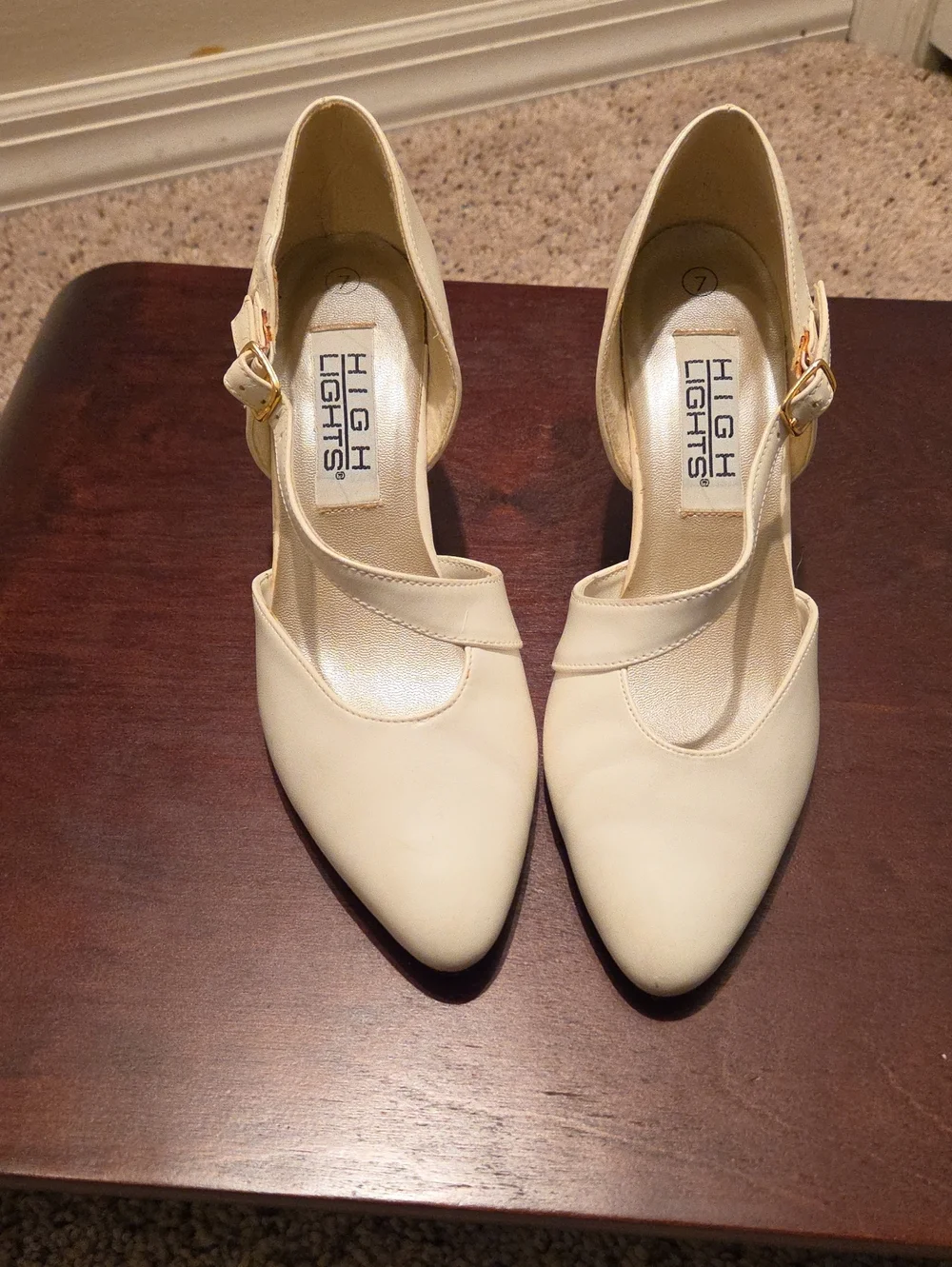 HIGHLIGHTS Women's White Pointed-Toe Ankle-Strap Pumps Size 7 - 3 Inch Heel